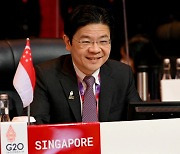 20년 만에 총리 바뀌는 싱가포르…로런스 웡은 누구
