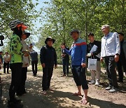 주광덕 남양주시장, 한강시민공원 삼패지구·금대산 맨발걷기 길 찾아 세번째 ‘정책현장투어’