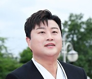 김호중, 교통사고 논란에 “당황해 사후처리 못했다, 음주운전NO” [전문]