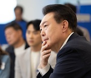 민생토론회 '시즌2'…윤대통령 "퇴진운동 해도 개혁 추진"