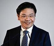 싱가포르, 20년 만에 지도자 교체…로렌스 웡 새 총리 취임