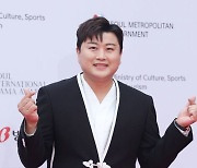 "아티스트 지킬 것"…김호중 사고 후 도주에도 소속사 공연 강행