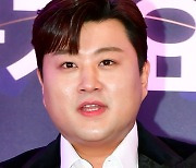 “김호중, 매니저에 사고 냈다며 대신 출석 요구”… 녹취파일 확보