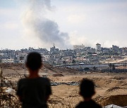 이스라엘 전차, 라파 주거지역 진입…가자중부 공습에 사망 속출