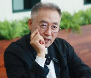 [Herald Interview] Legendary cartoonist Lee Hyun-se says curiosity propels him forward