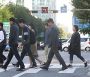 [내일 날씨] 비 그치고 차차 맑아져… 아침 기온은 크게 떨어져