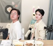 ‘알다가도 모를’ 도경수, 나PD와 완벽 티키타카..세븐틴 승관도 응원한 컴백