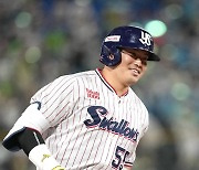 ‘괴물타자’ 무라카미, NPB 최연소 200홈런 달성···히로시마전서 시즌 9호포 ‘24세3개월’ 대기록
