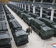 김정은 "전쟁준비 획기적 변혁"…새 전술미사일 무기체계 점검