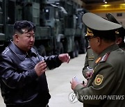 김정은, 새 전술미사일 무기체계 점검