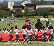 17일 전국 낮 기온 22~28도…남해·동해안에 '강풍' [내일날씨]