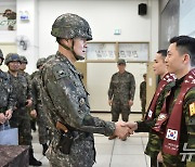 김명수 합참의장, 과학화전투훈련단 방문해 격려