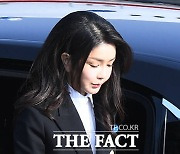 경찰, 김건희 '모친 잔고증명서 위조 공모' 의혹 불송치
