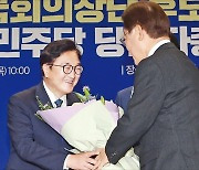 '강성 일변도' 秋 꺾었지만…우원식 "중립, 몰가치 아냐"