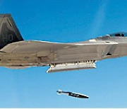 한국 F-35A·미국 F-22, 한국 상공서 번갈아 공격·방어 훈련