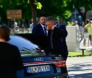 슬로바키아 총리 피격 중상···"현재는 생명에 지장 없어"
