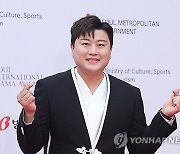 [속보]경찰, '뺑소니 후 운전자 바꿔치기 의혹' 김호중 압수수색