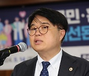 의협회장 "집행정지 기각 판사 '대법관 회유' 있었을 것"