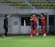 '병장의 힘!' 김천, 김태현 2G 연속골로 제주 1-0 격파...8경기 무패+2위 점프까지