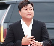 '음주 뺑소니 의혹' 김호중, 오늘(19일)도 콘서트 강행