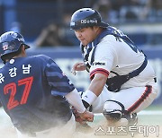 '양 팀 합쳐 투수 15명 투입' 두산-롯데, 연장 12회 끝에 3-3 무승부