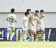 [현장 REVIEW]'박용희 골맛' 대구, 서울 2-1로 꺾고 시즌 첫 연승+9위 점프