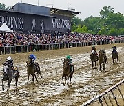 APTOPIX Preakness Horse Racing