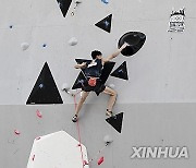 (SP)CHINA-SHANGHAI-OLYMPIC QUALIFIER SERIES-SPORT CLIMBING-MEN'S BOULDER & LEAD-FINAL(CN)