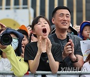 (SP)CHINA-SHANGHAI-OLYMPIC QUALIFIER SERIES-SPORT CLIMBING-MEN'S BOULDER & LEAD-FINAL(CN)