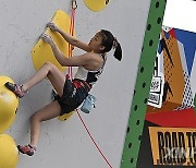 (SP)CHINA-SHANGHAI-OLYMPIC QUALIFIER SERIES SHANGHAI-SPORT CLIMBING-WOMEN'S BOULDER & LEAD-FINAL (CN)