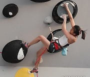 (SP)CHINA-SHANGHAI-OLYMPIC QUALIFIER SERIES SHANGHAI-SPORT CLIMBING-WOMEN'S BOULDER & LEAD-FINAL (CN)