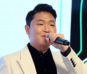 싸이, 6월 비 단독 콘서트 게스트 확정…흠뻑쇼 의리