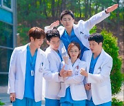 [Music in drama] Timeless songs central to success of  'Hospital Playlist'