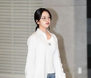 아이브 안유진 ‘사랑스러운 발걸음’ [MK포토]