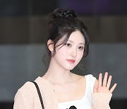 [포토] 아이브 가을 '반가운 손인사'