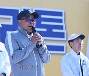 국민 마라토너 이봉주 “건강 많이 회복… 의미 있는 대회 응원” [하프마라톤]