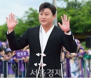 KBS, '음주운전' 김호중 공연에서 손 뗐다···"명칭·로고 사용 금지"