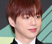 강다니엘, 소속사 대주주 고소···명의 도용해 100억대 사기 주장