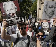 Britain Assange