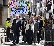 Britain Assange