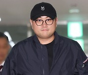 경찰 조사 마친 김호중 "죄지은 사람이 무슨 말 하겠나…죄송"