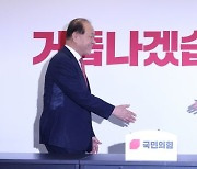 ‘尹화환’에 러브콜까지… 국힘·개혁신당 ‘미묘한 기류’