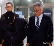 고개숙인 김호중