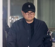 경찰 조사 마친 '음주 뺑소니' 혐의 김호중