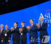 주한미군 부자 상봉 축하하는 윤 대통령