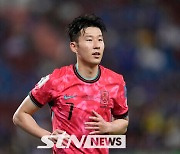 '대한축구협회는 뭐 하고 있나?' 손흥민, "성공으로 이끌어 줄 감독님 찾는 데 시간 걸릴 것"