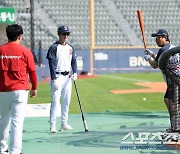 [포토] 에레디아-양의지 '타격폼 복사'