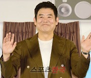 '하이재킹' 성동일 "좁은 비행기 안 촬영, 엉덩이에 욕창 생길 정도"