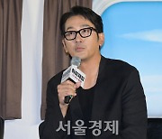 '하이재킹' 몸 쓰는 배우 하정우 "톰 크루즈 형 이해해" [SE★현장]