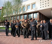 김정은, 당 간부학교 또 방문…"1세대 혁명가 정신으로 무장해야"